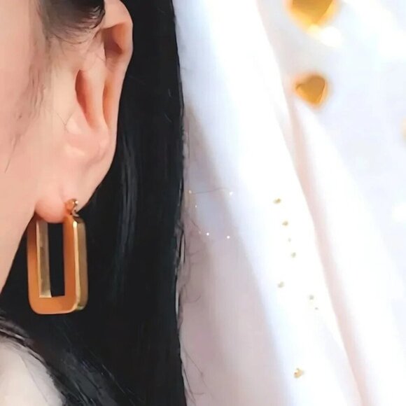 🆕️18K Gold Plated Cuban Chain Necklace + FREE Stainless Steel Earrings! Trendy - Picture 5 of 13